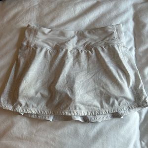 White with gray detailing Lululemon tennis skirt, size 2, 12in